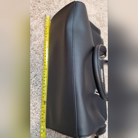 Kenneth Cole Reaction Bag - Picture 12 of 16